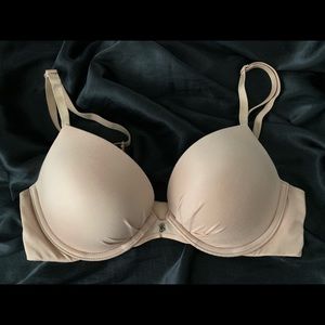 Victoria’s Secret Fabulous Push-up bra 34C